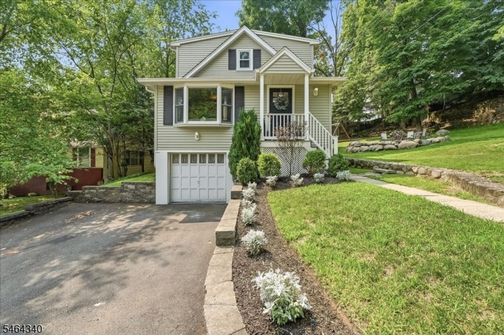 21 Nassau St, North Haledon Boro, NJ 07508