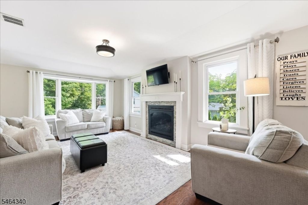 21 Nassau St, North Haledon Boro, NJ 07508 — photo 2