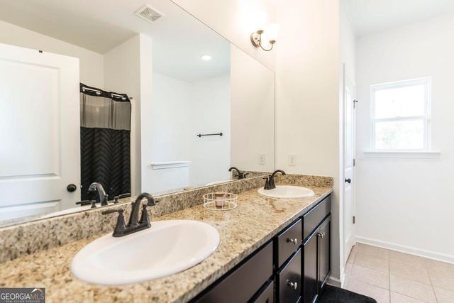 219 Ivy Glen Drive, Perry, GA 31069