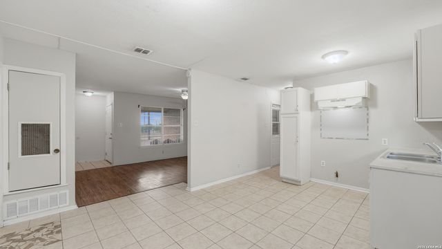 103 7TH ST, Converse, TX 78109