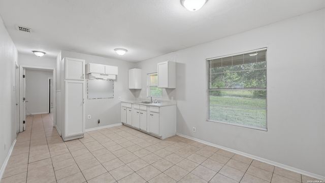 103 7TH ST, Converse, TX 78109