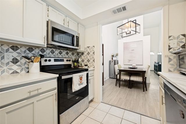 1870 Amber Lane, Carrollton, TX 75007