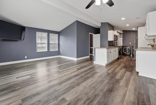 220 Camino Corto SPC 100, Vista, CA 92083