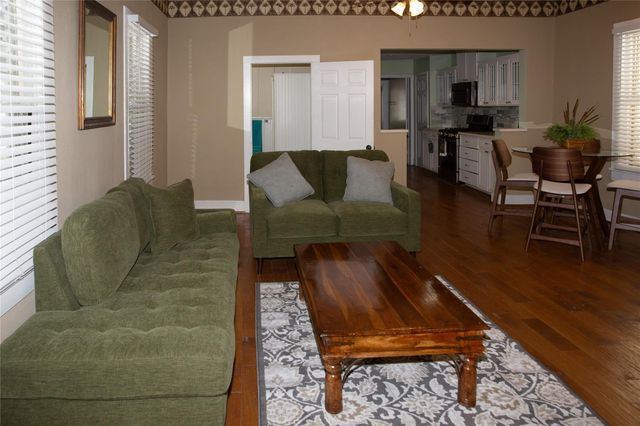 808 Broadway, Galveston, TX 77550