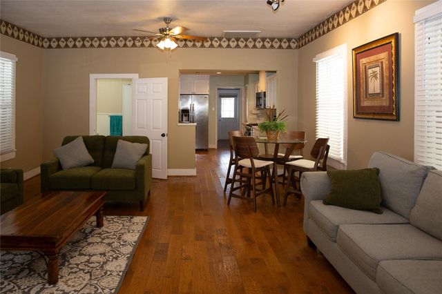 808 Broadway, Galveston, TX 77550