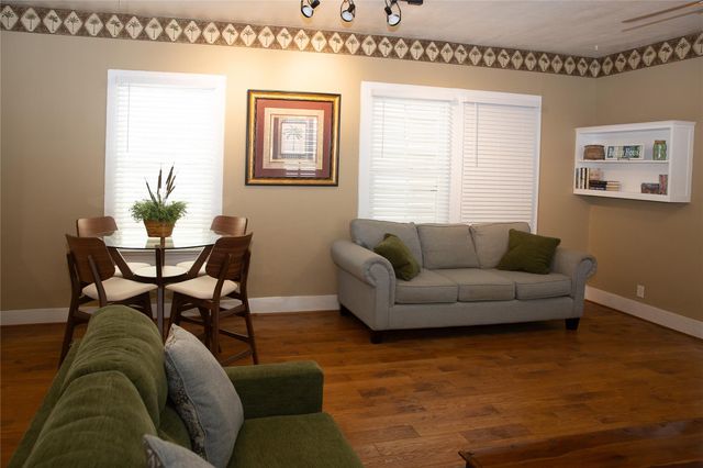 808 Broadway, Galveston, TX 77550