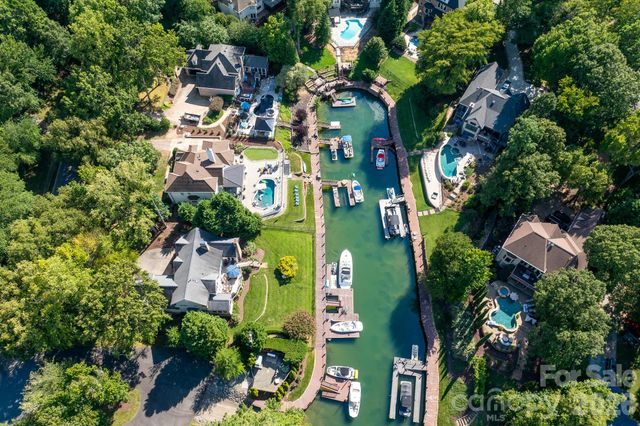 21300 Blakely Shores Drive, Cornelius, NC 28031