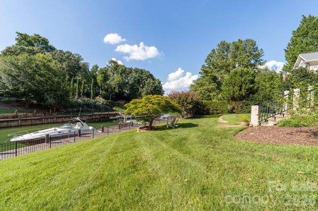 21300 Blakely Shores Drive, Cornelius, NC 28031