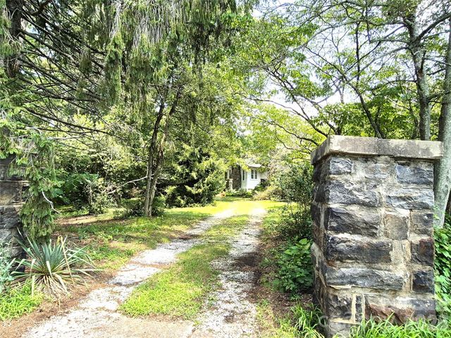 57 Beverly Road W, Asheville, NC 28806