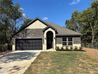 303 E Malloy Bridge Road, Seagoville, TX 75159