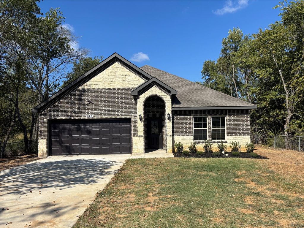 303 E Malloy Bridge Road, Seagoville, TX 75159