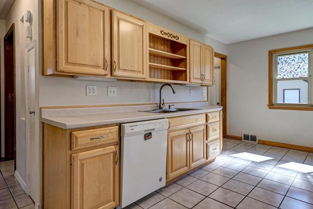 2112 N SUPERIOR STREET, Appleton, WI 54911