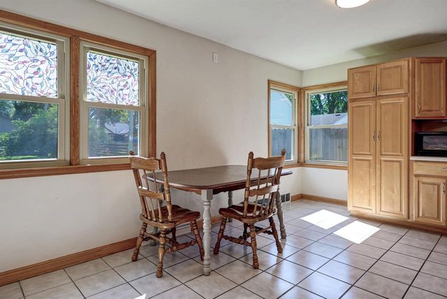 2112 N SUPERIOR STREET, Appleton, WI 54911