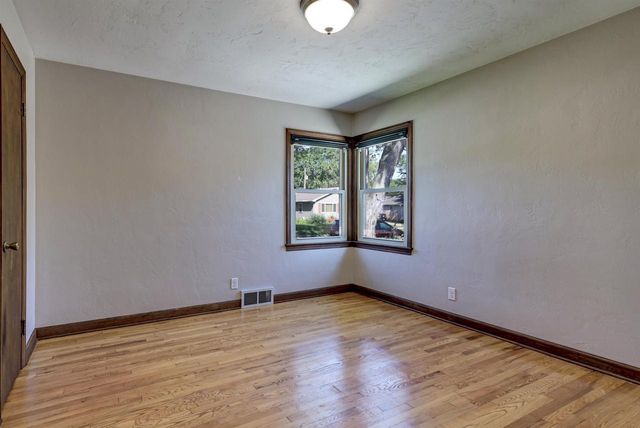 2112 N SUPERIOR STREET, Appleton, WI 54911