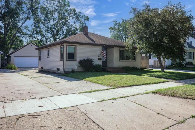 2112 N SUPERIOR STREET, Appleton, WI 54911