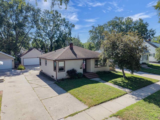 2112 N SUPERIOR STREET, Appleton, WI 54911