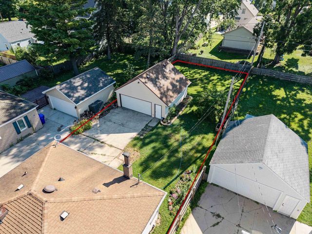 2112 N SUPERIOR STREET, Appleton, WI 54911