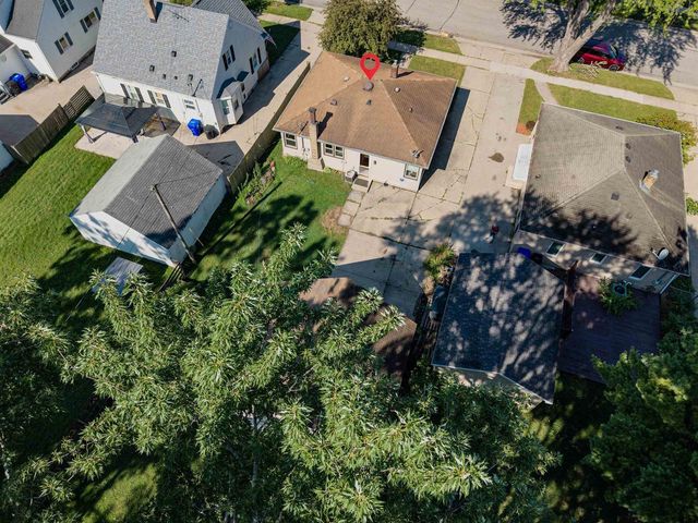 2112 N SUPERIOR STREET, Appleton, WI 54911