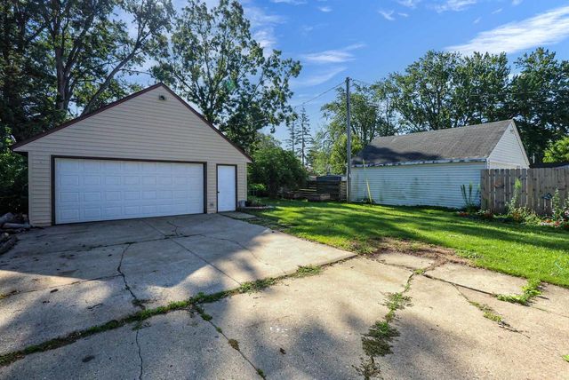 2112 N SUPERIOR STREET, Appleton, WI 54911