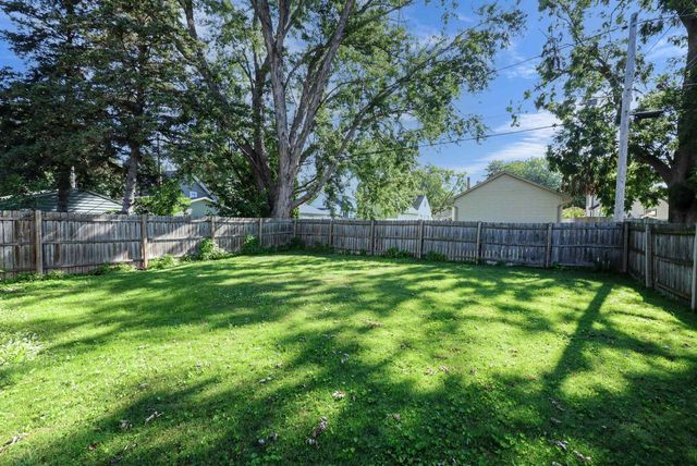 2112 N SUPERIOR STREET, Appleton, WI 54911