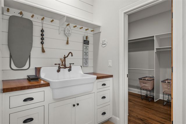 423 Rogers Hill Spur, Waco, TX 76705