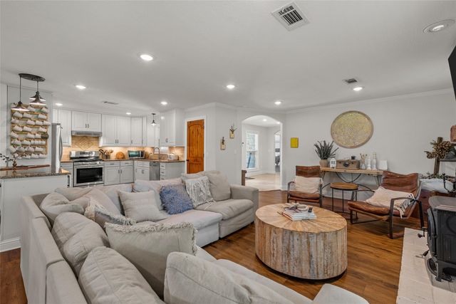 423 Rogers Hill Spur, Waco, TX 76705