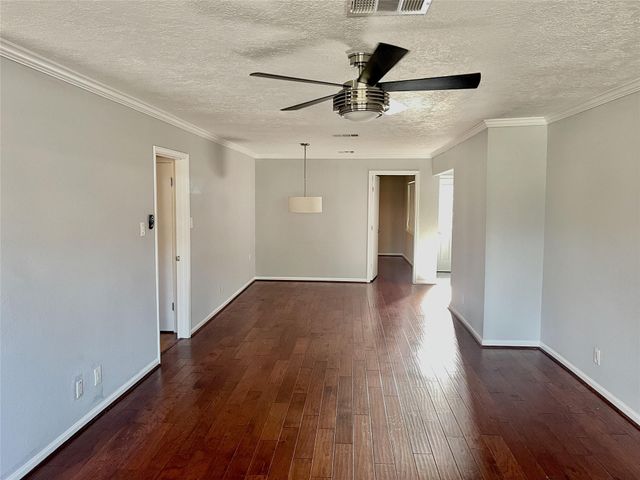 6674 Sylvan Road, Houston, TX 77023