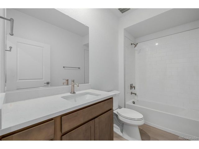 2076 S Holly St 2, Denver, CO 80222