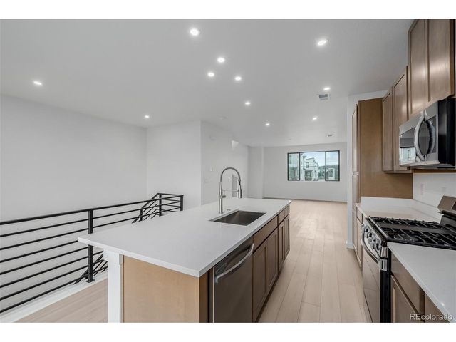 2076 S Holly St 2, Denver, CO 80222