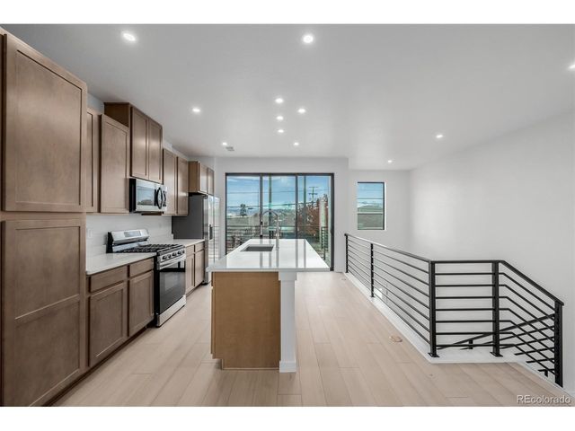 2076 S Holly St 2, Denver, CO 80222