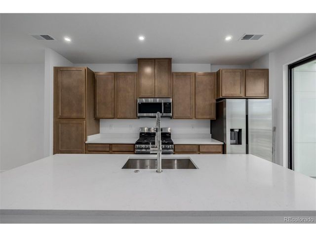 2076 S Holly St 2, Denver, CO 80222