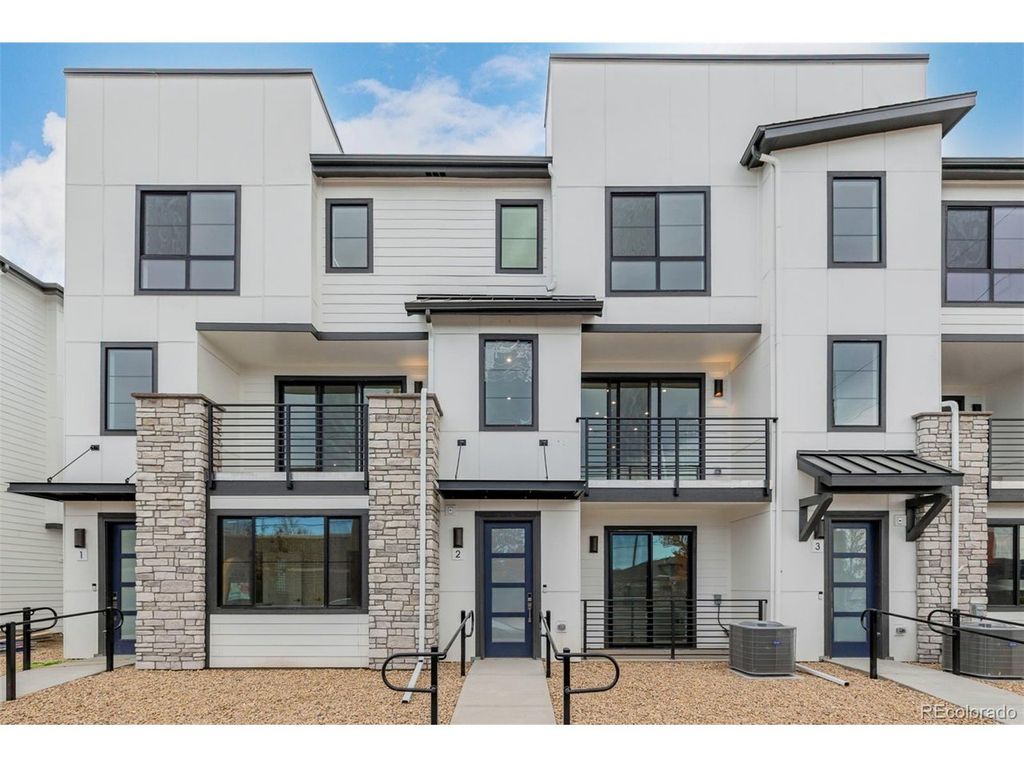 2076 S Holly St 2, Denver, CO 80222