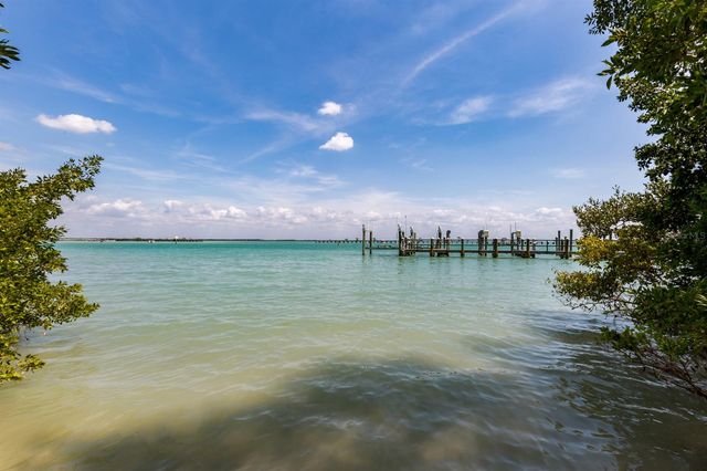 1056 ROTONDA CIRCLE, Rotonda West, FL 33947