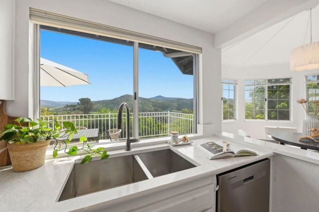 3132 Don Rolando, Escondido, CA 92025