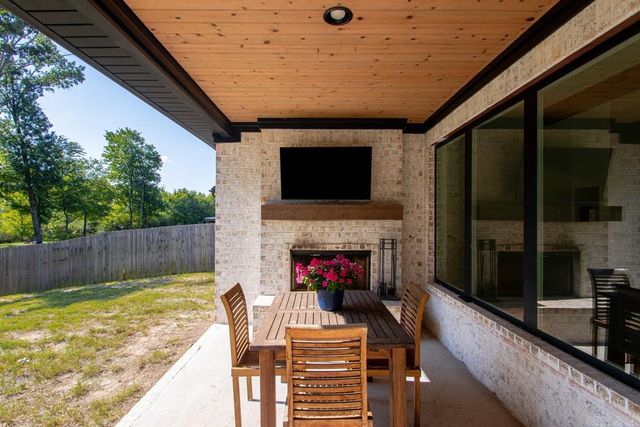 7816 S Shoreline Boulevard, Benton, AR 72019