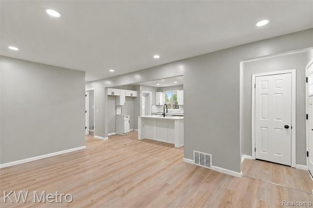19922 Stahelin Avenue, Detroit, MI 48219