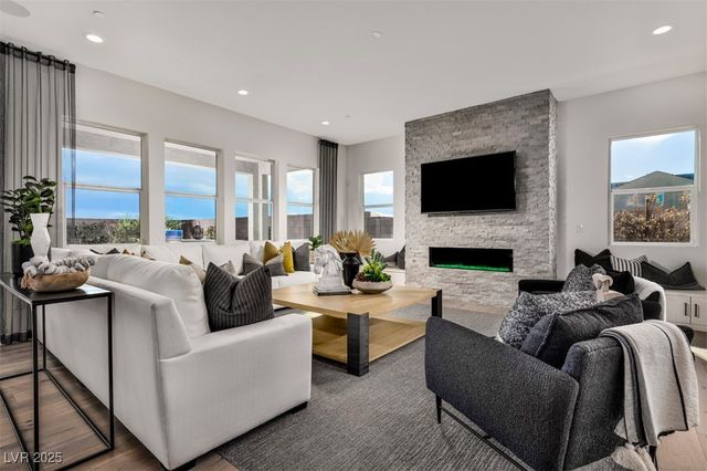 7126 Silver Palace Street, Las Vegas, NV 89131