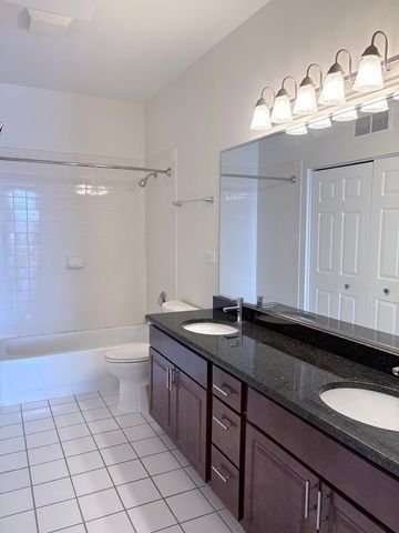 625 Deerfield Road 315, Deerfield, IL 60015