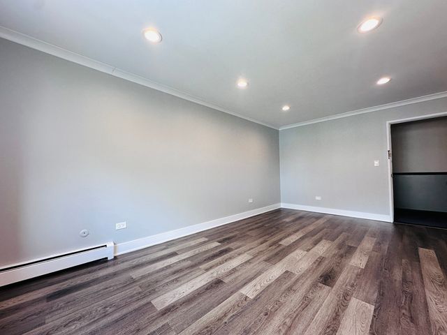 541 W OAKDALE Avenue 403, Chicago, IL 60657