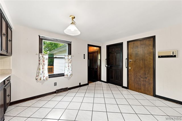 115 Foxpoint W Drive, Amherst, NY 14221