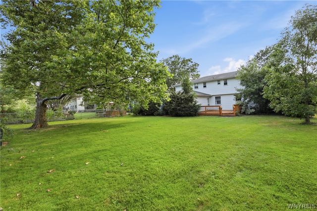 115 Foxpoint W Drive, Amherst, NY 14221
