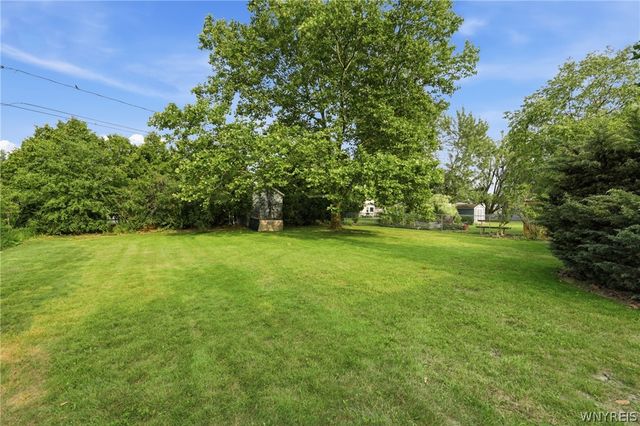 115 Foxpoint W Drive, Amherst, NY 14221