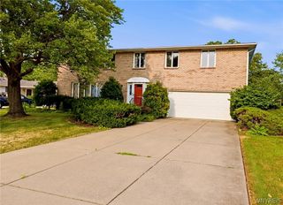 115 Foxpoint W Drive, Amherst, NY 14221
