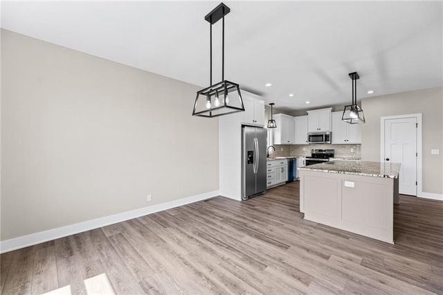 1201 Cottonwood Court, Paola, KS 66071