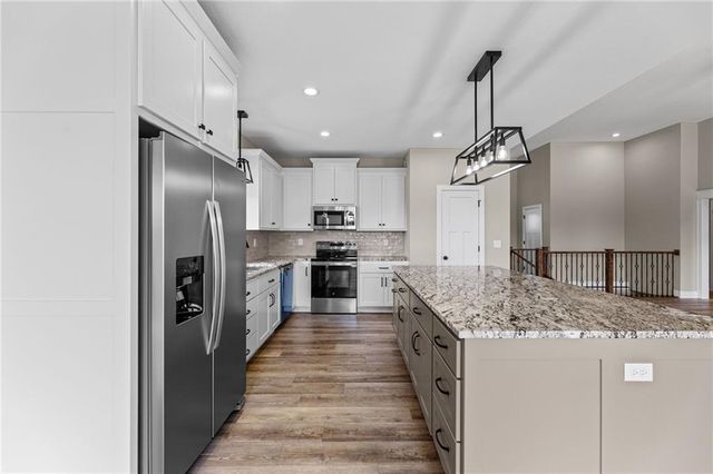 1201 Cottonwood Court, Paola, KS 66071