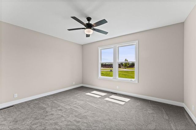 1201 Cottonwood Court, Paola, KS 66071