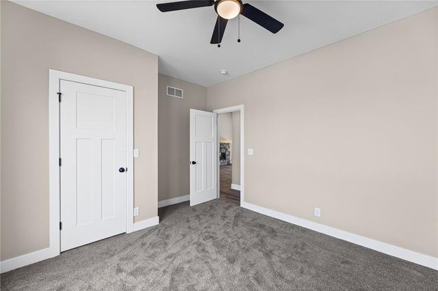 1201 Cottonwood Court, Paola, KS 66071