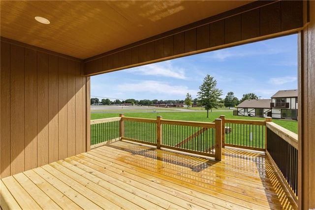 1201 Cottonwood Court, Paola, KS 66071