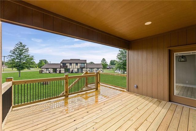 1201 Cottonwood Court, Paola, KS 66071