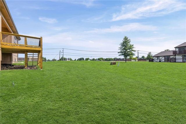 1201 Cottonwood Court, Paola, KS 66071